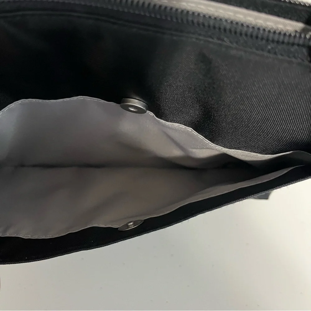 Baggallini Tucson Black Anti Theft RFID Crossbody Purse